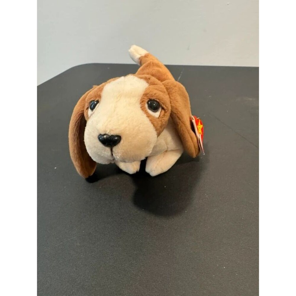 Vintage Tracker The Basset Hound TY Beanie-1997